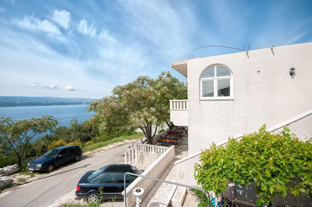 Apartments Zdenka Omiš Екстериор снимка