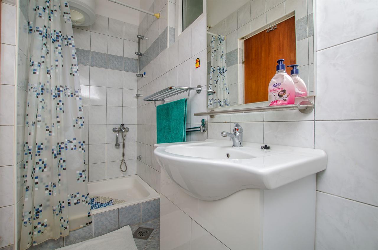 Apartments Zdenka Omiš Екстериор снимка