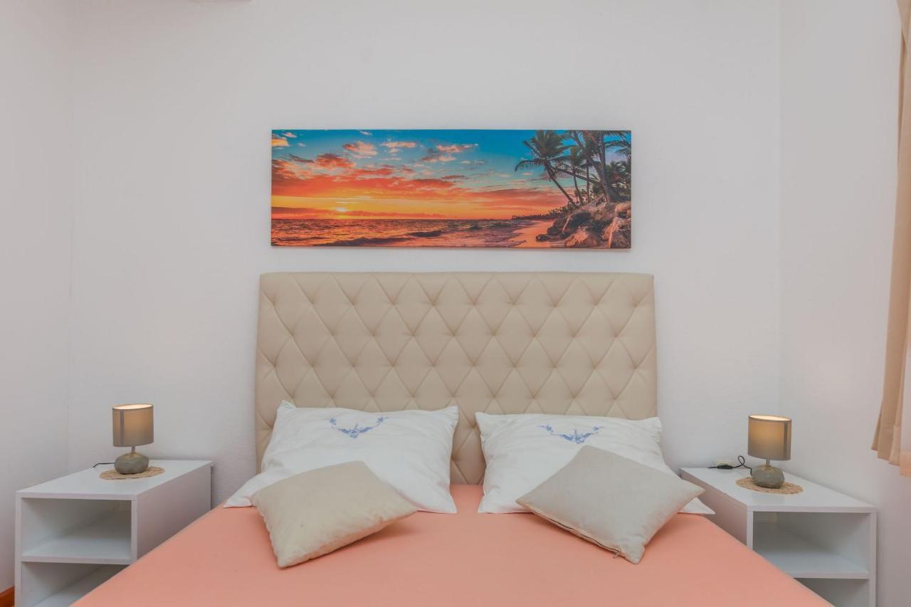 Apartments Zdenka Omiš Екстериор снимка